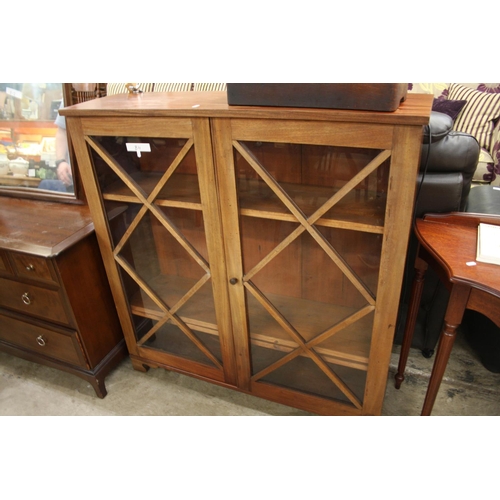 811 - CHINA CABINET