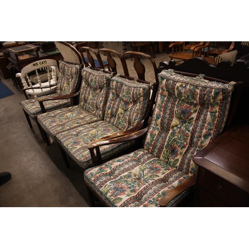 813 - PARKER KNOLL 3 PIECE SUITE