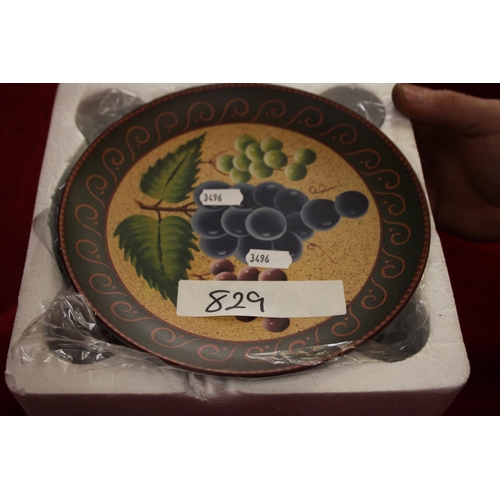 829 - COLLECTABLE PLATES