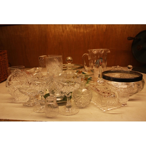 889 - LOT OF GLASSWARE