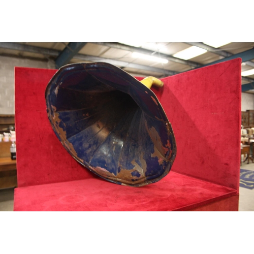 145 - GRAMOPHONE HORN