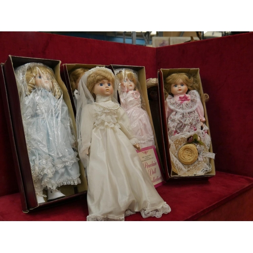 886 - LOT OF 6 DOLLS