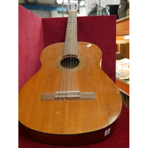 902 - ACOUSTIC GUITAR