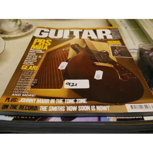 921 - LOT OF GUITAR MAGAZINES