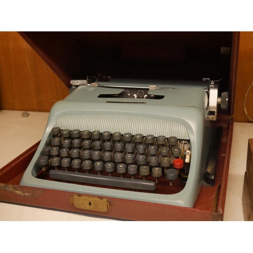 950 - BOXED PORTABLE TYPEWRITER