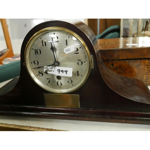 999 - MANTLE CLOCK