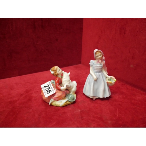 256 - 2 DOULTON FIGURES