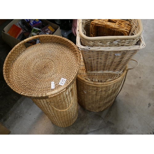 719 - LOT OF BASKETS