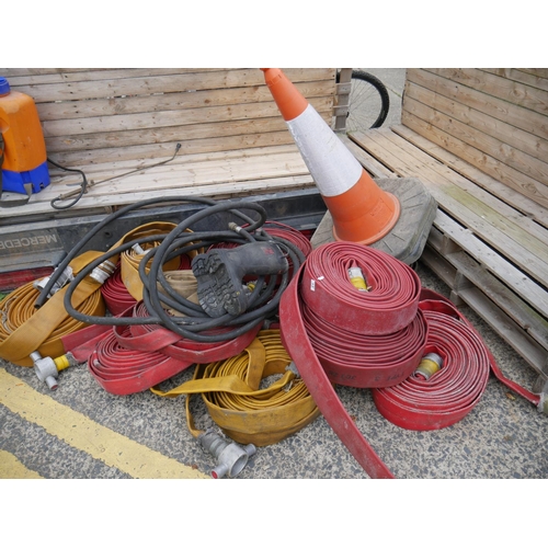 21 - LARGE LOT OF FIRE HOSES ETC