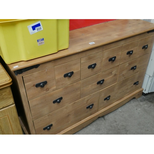 608 - CHEST OF DRAWERS