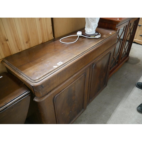 624 - OAK SIDEBOARD