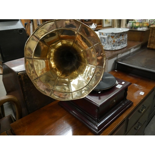 639 - GRAMOPHONE