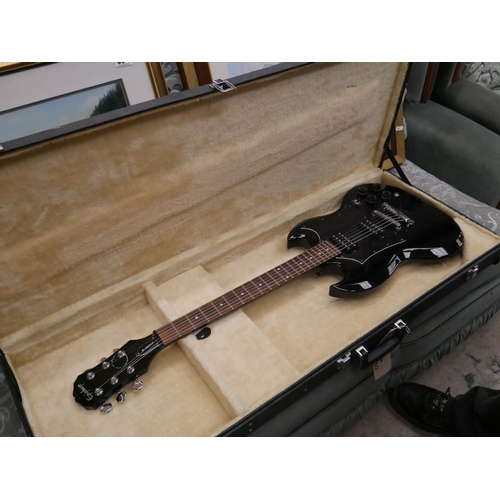 697 - GIBSON ELECTRIC GUITAR IN HARD CASE