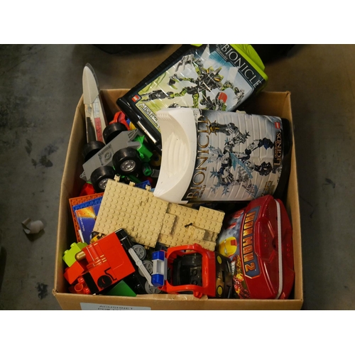 773 - BOX OF LEGO