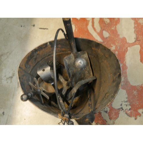 846 - COAL BUCKET & CONTENTS