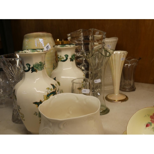 862 - LOT OF CERAMICS