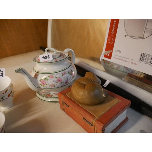 884 - TEA POT ON STAND & WOODEN BOX