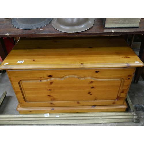 358 - PINE BLANKET BOX