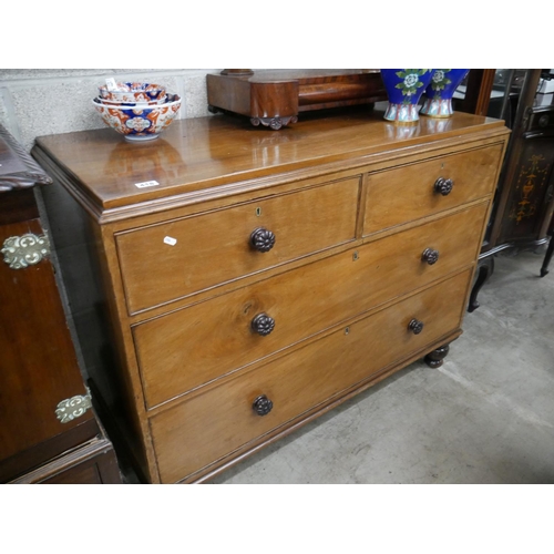 418 - MAHOGANY CHEST OF DRAWERS