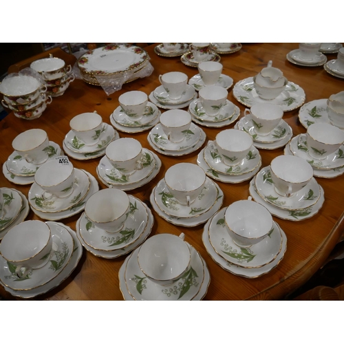 492 - ROYAL VALE 63 PIECE TEA SET