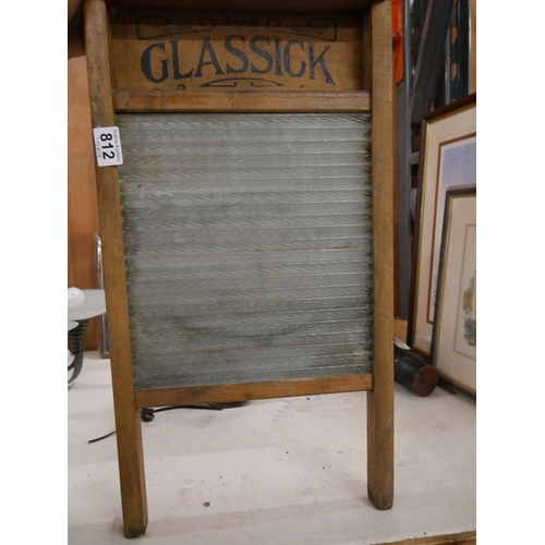 812 - GLASS WASHBOARD