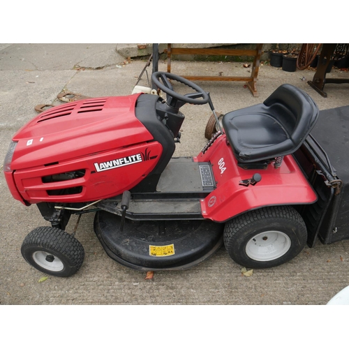 89 - LAWNFLIGHT RIDE-ON-LAWNMOWER (SERVICED)