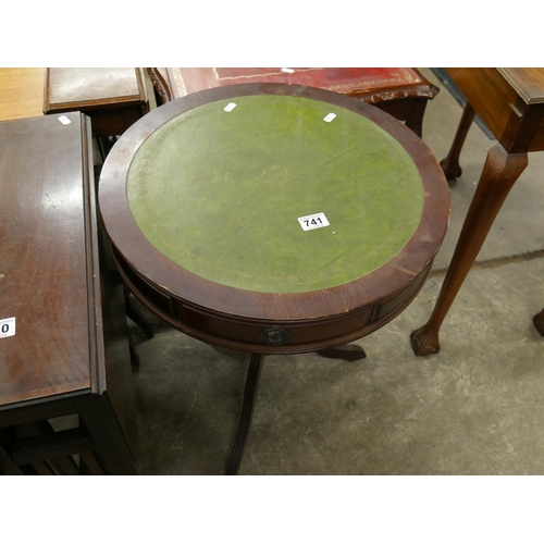 741 - DRUM TABLE