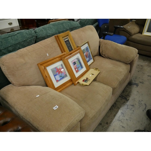 748 - 2 SEATER SETTEE