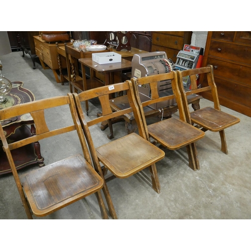 234 - 4 FOLDING CHAIRS