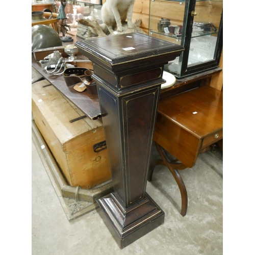 323 - PEDESTAL PLANT STAND