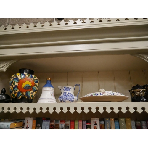 431 - LOT OF CERAMICS IN DRESSER