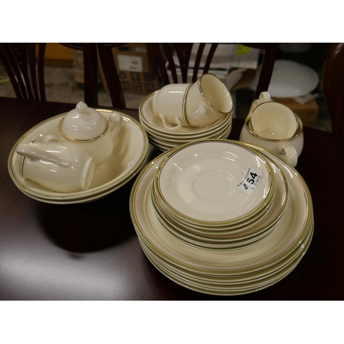 454 - LOT OF DINNERWARE