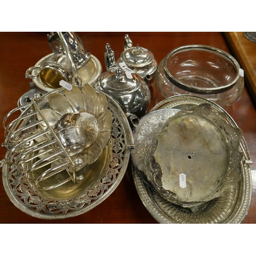 461 - LOT OF SILVER PLATE