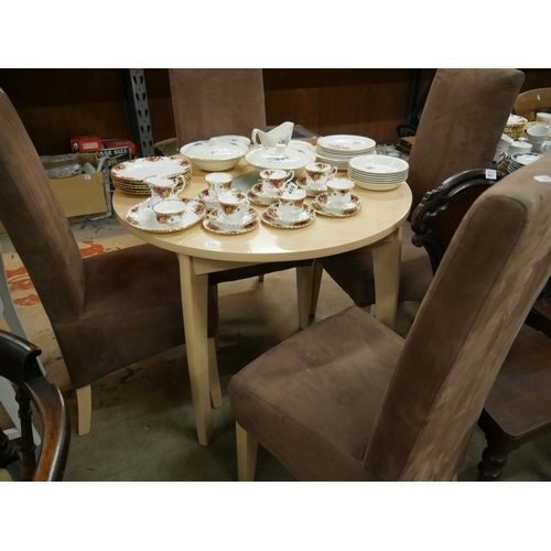 487 - DINING TABLE & 4 CHAIRS