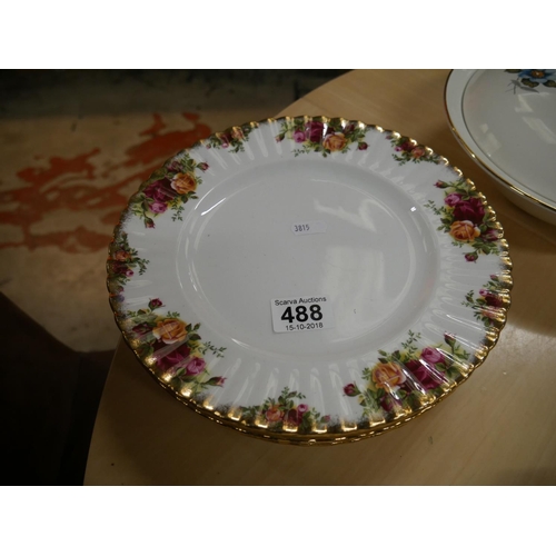 488 - OLD COUNTRY ROSE DINNER PLATES