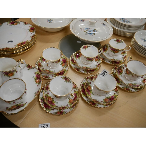 489 - OLD COUNTRY ROSE 21 PIECE TEA SET