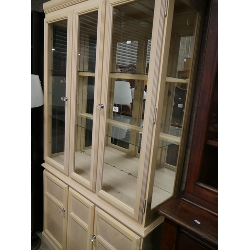 547 - DISPLAY CABINET