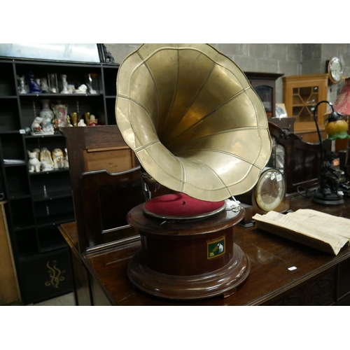 566 - GRAMOPHONE