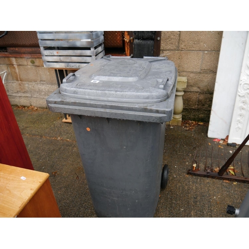 66 - WHEELIE BIN