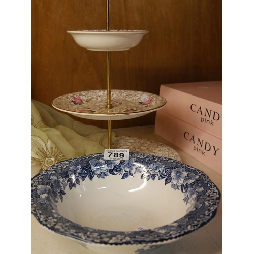 789 - CAKE STAND & WEDGWOOD BOWL