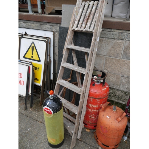 70 - WOODEN STEP LADDER & OXYGEN CYLINDER