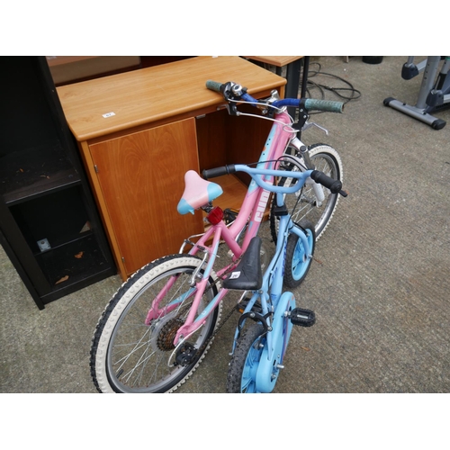 82 - 2 CHILDS BIKES