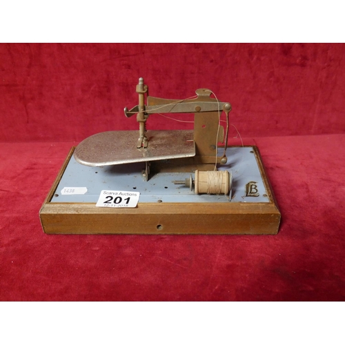 201 - VINTAGE SEWING MACHINE