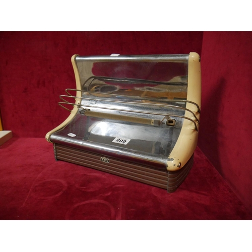 209 - VINTAGE HEATER