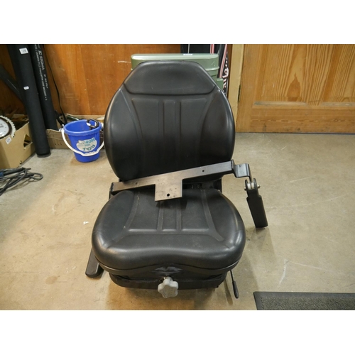 112 - TRACTOR SEAT