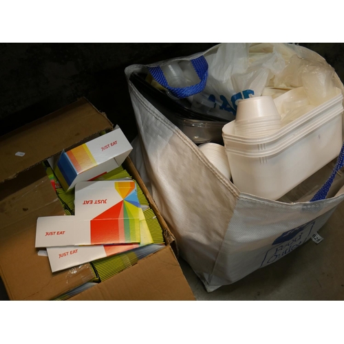 628 - LOT OF CATERING PACKAGING