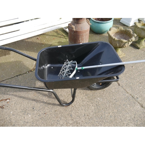 95 - WHEELBARROW & GARDEN WEEDER