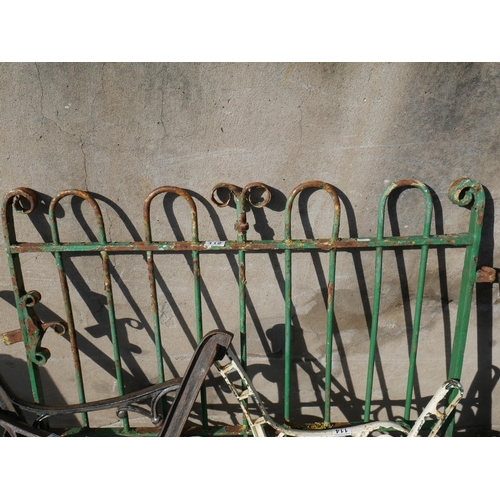 112 - METAL GARDEN GATE