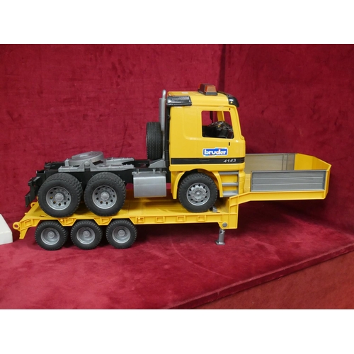 891 - LOW LOADER