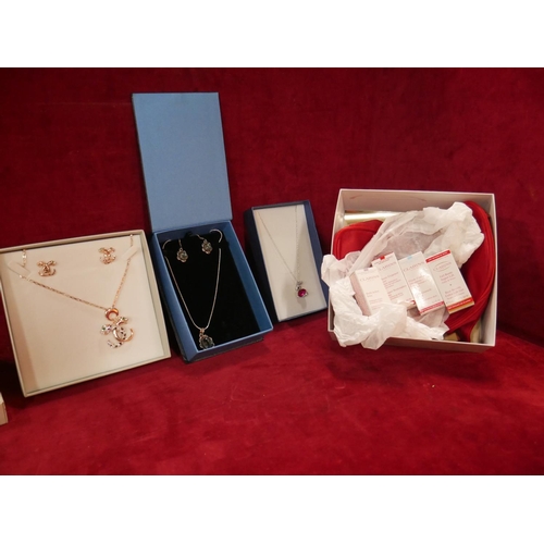 911 - BOXED JEWELLERY